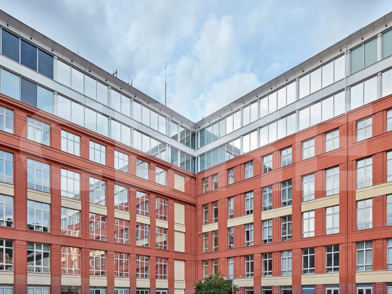 Palác Karlín - Sublease